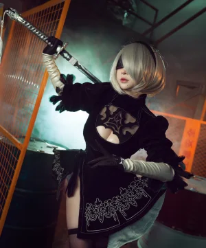 叉子宝宝《2B 尼尔机械纪元》主题写真：19张全套美图
