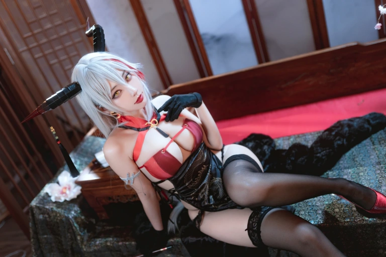 宮本桜《埃吉尔旗袍》主题写真：30张全套美图