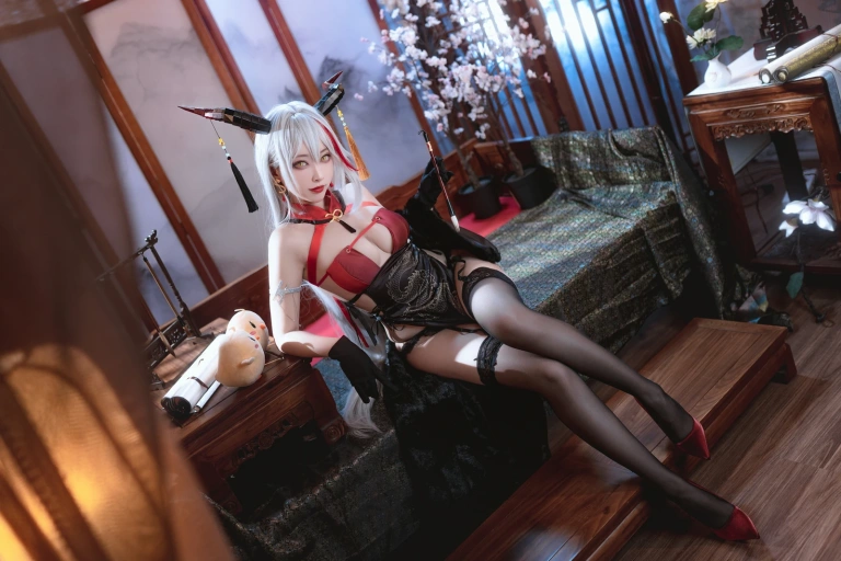 宮本桜《埃吉尔旗袍》主题写真：30张全套美图
