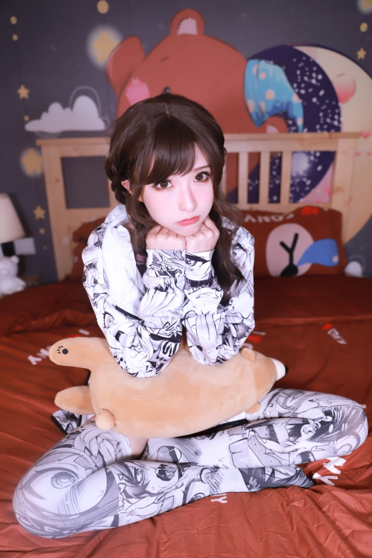 清水由乃《漫画女孩》主题写真：34张全套美图