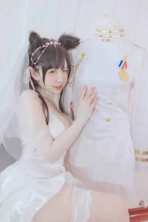 阿半今天很开心《爱宕婚纱》主题写真：36张全套美图