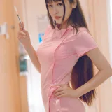 不呆猫《粉色护士》主题写真：42张全套美图