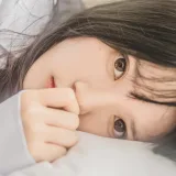 桜桃喵《白衬衫散发》主题写真：49张全套美图