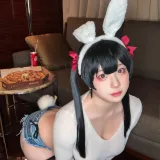 皮皮奶《披萨白兔》主题写真：59张全套美图