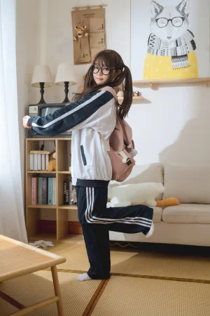 神沢永莉《家庭作业》主题写真：73张全套美图