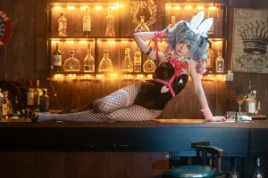 幼水铃衣《初音未来兔子洞》主题写真：80张全套美图，含2个视频