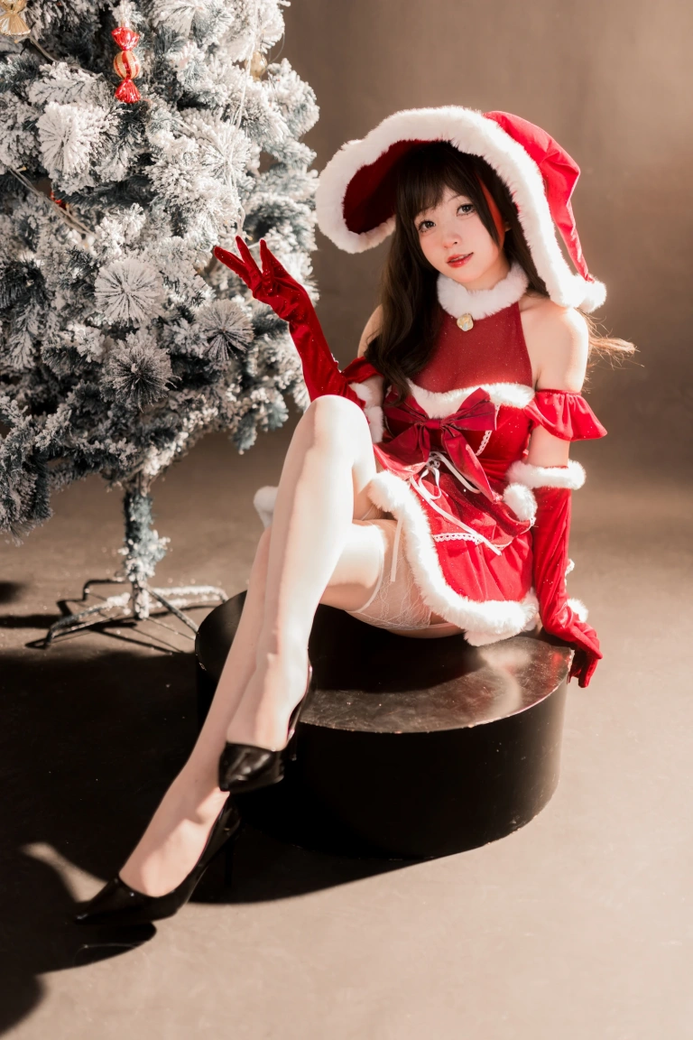 花铃《圣诞魔女》主题写真：81张全套美图
