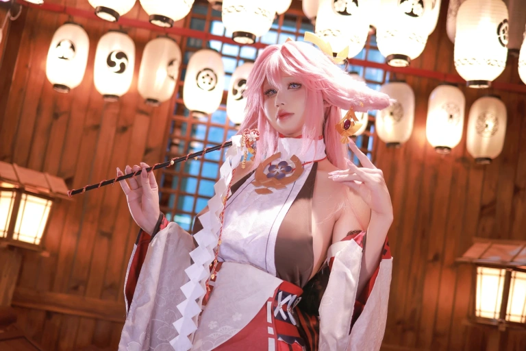 桜满三时《原神 八重神子》主题写真：89张全套美图