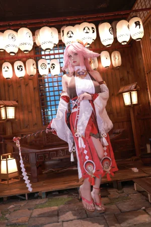 桜满三时《原神 八重神子》主题写真：89张全套美图