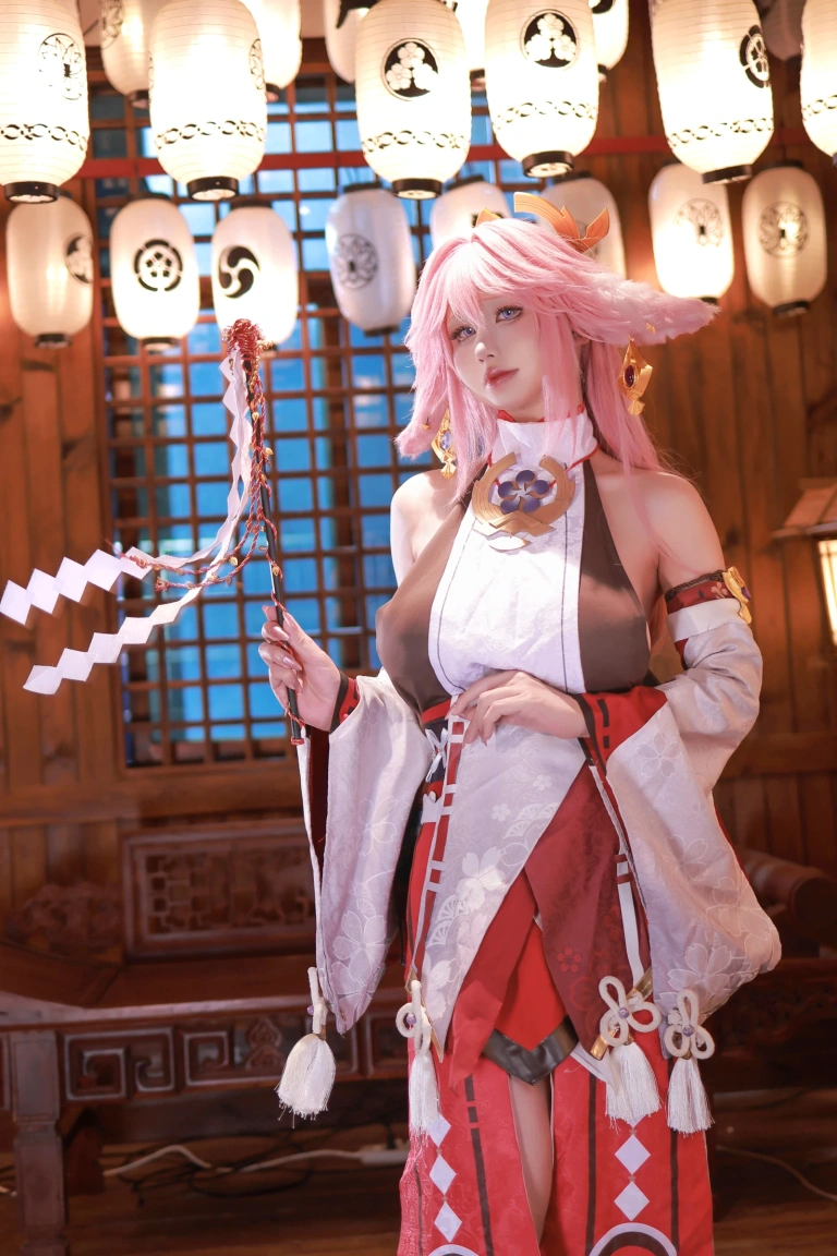 桜满三时《原神 八重神子》主题写真：89张全套美图