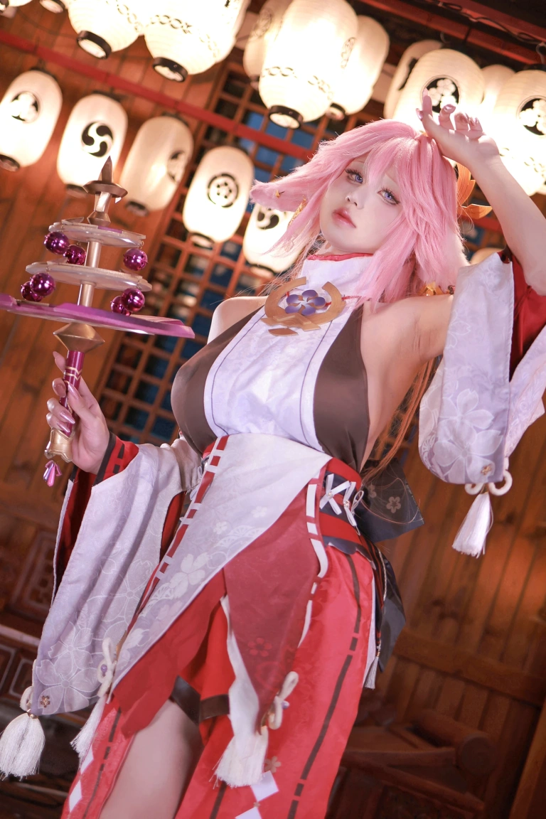 桜满三时《原神 八重神子》主题写真：89张全套美图