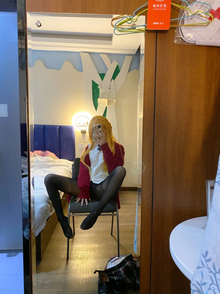 芋圆侑子《金毛不良jk》主题写真：42张全套美图，含5个视频
