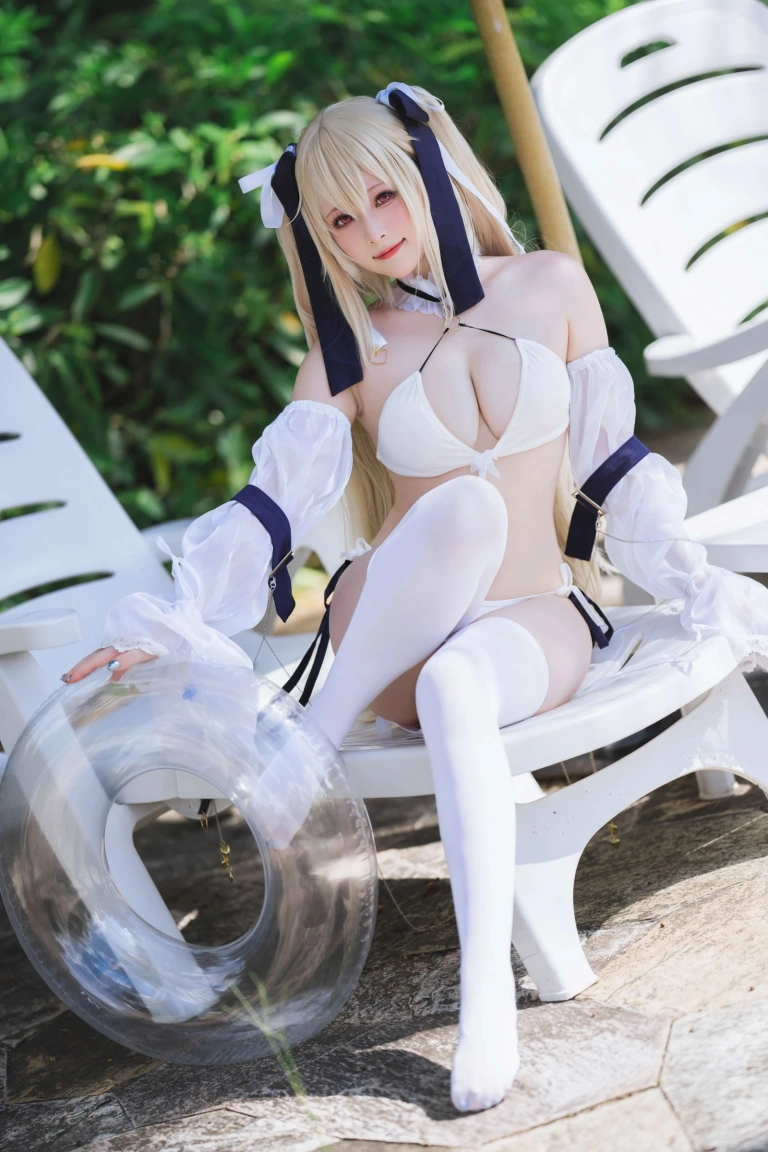 屿鱼《[Patreon] 2023年11月套图会员合集》主题写真：50张全套美图