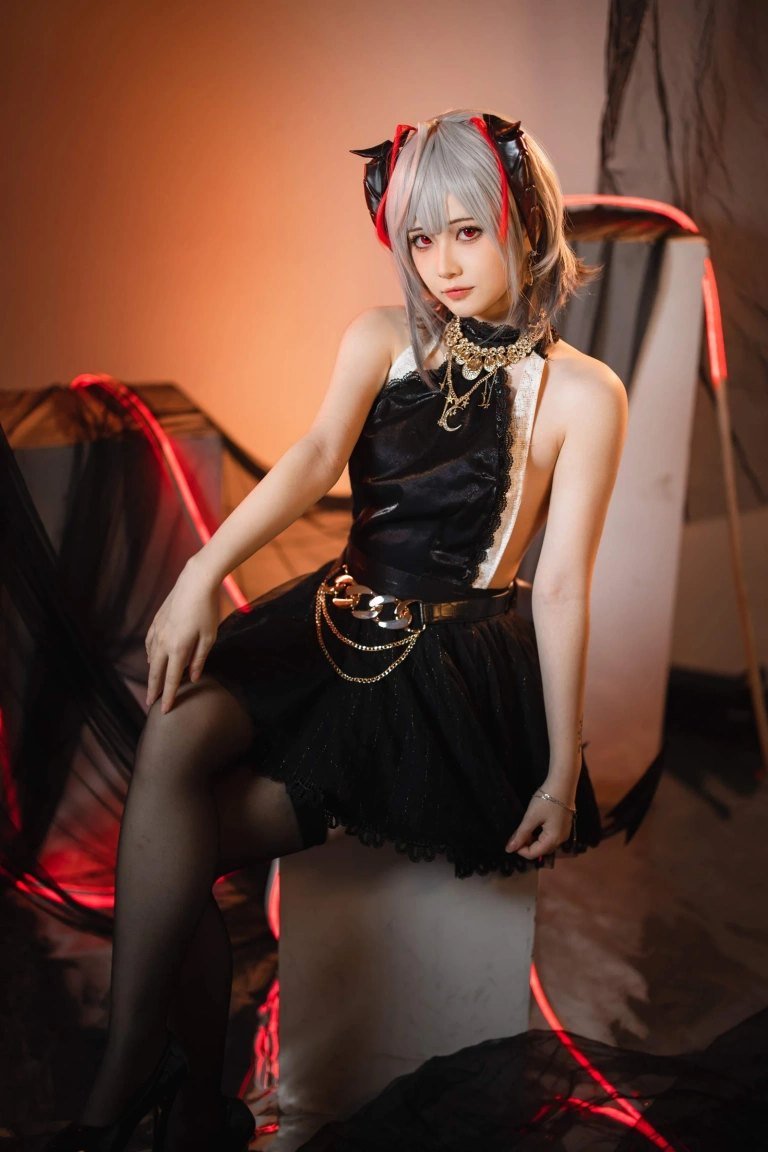屿鱼《[Patreon] 2023年11月套图会员合集》主题写真：50张全套美图