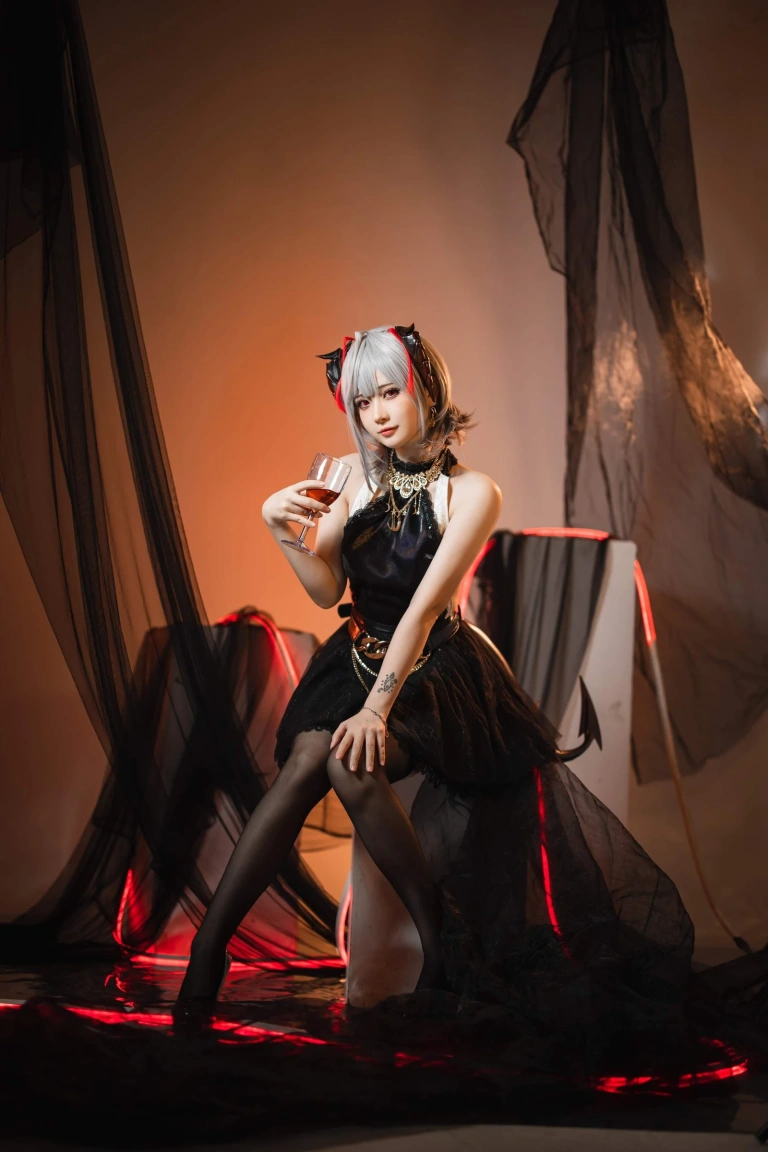 屿鱼《[Patreon] 2023年11月套图会员合集》主题写真：50张全套美图