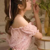 凛子酱《草莓味》主题写真：12张全套美图