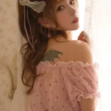凛子酱《草莓味》主题写真：12张全套美图