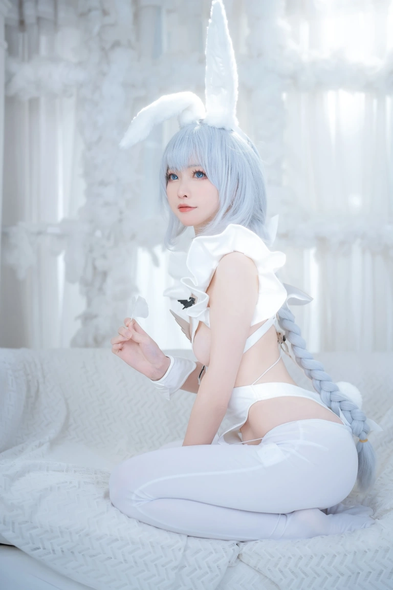 樱岛嗷一《恶毒懒懒的白兔》主题写真：19张全套美图