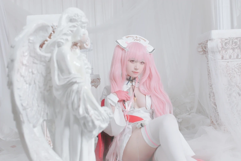 朝霧愛《英仙座护士》主题写真：20张全套美图