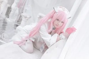 朝霧愛《英仙座护士》主题写真：20张全套美图