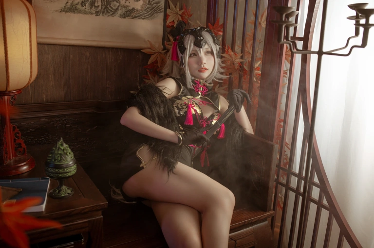 是一只熊仔《黑贞》主题写真：26张全套美图