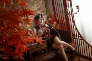 是一只熊仔《黑贞》主题写真：26张全套美图
