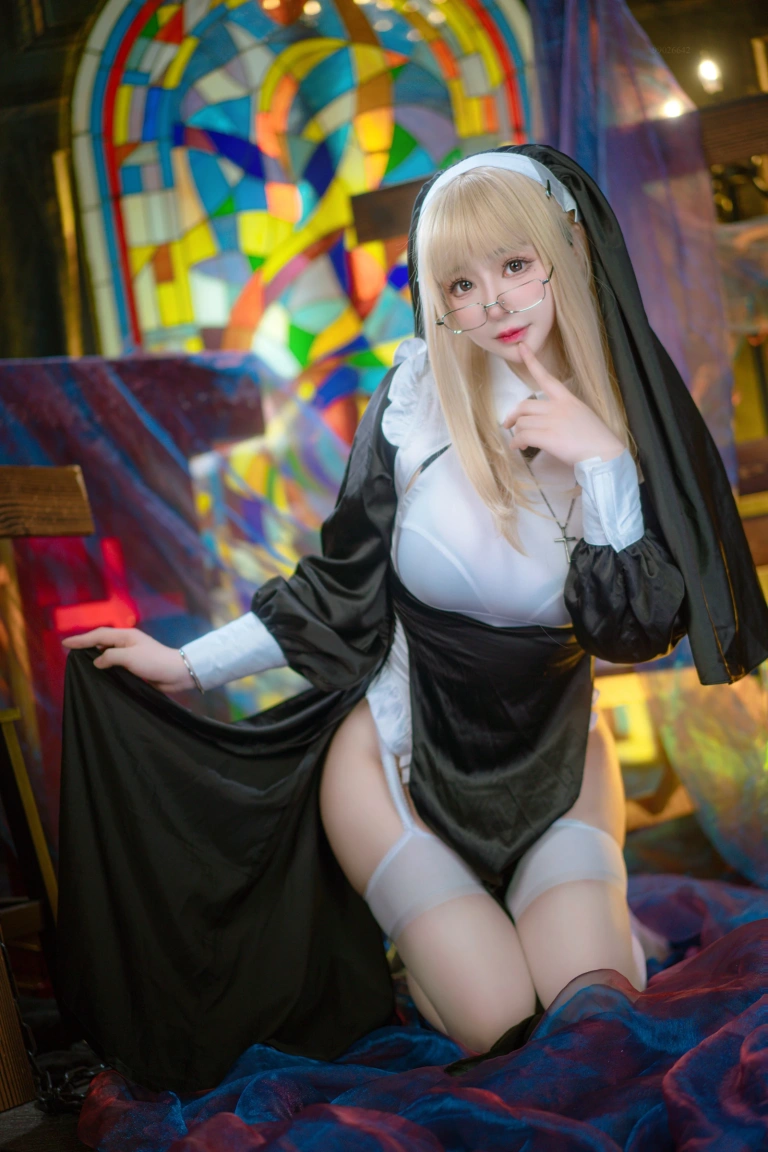 叉子宝宝《修女小姐》主题写真：26张全套美图