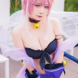 贞子蜜桃《九月舰长 宫坂珠希 泳装》主题写真：30张全套美图