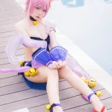 贞子蜜桃《九月舰长 宫坂珠希 泳装》主题写真：30张全套美图