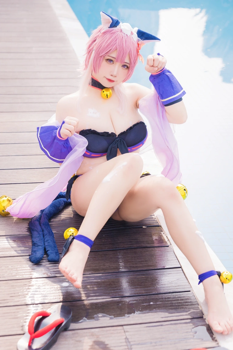 贞子蜜桃《九月舰长 宫坂珠希 泳装》主题写真：30张全套美图