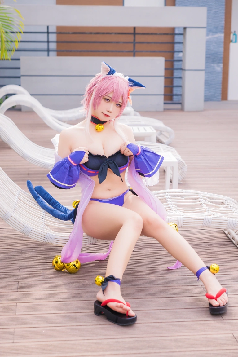 贞子蜜桃《九月舰长 宫坂珠希 泳装》主题写真：30张全套美图