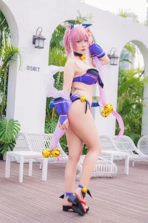 贞子蜜桃《九月舰长 宫坂珠希 泳装》主题写真：30张全套美图