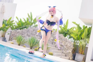 贞子蜜桃《九月舰长 宫坂珠希 泳装》主题写真：30张全套美图