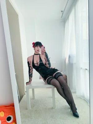 皮皮奶《忍者皮衣》主题写真：45张全套美图