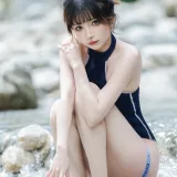 是三不是世《小溪竞泳》主题写真：47张全套美图