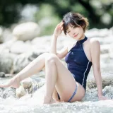 是三不是世《小溪竞泳》主题写真：47张全套美图