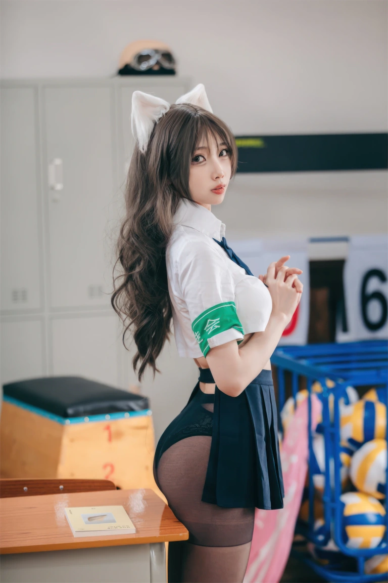 杏仁曲奇《生徒会坏猫猫》主题写真：52张全套美图