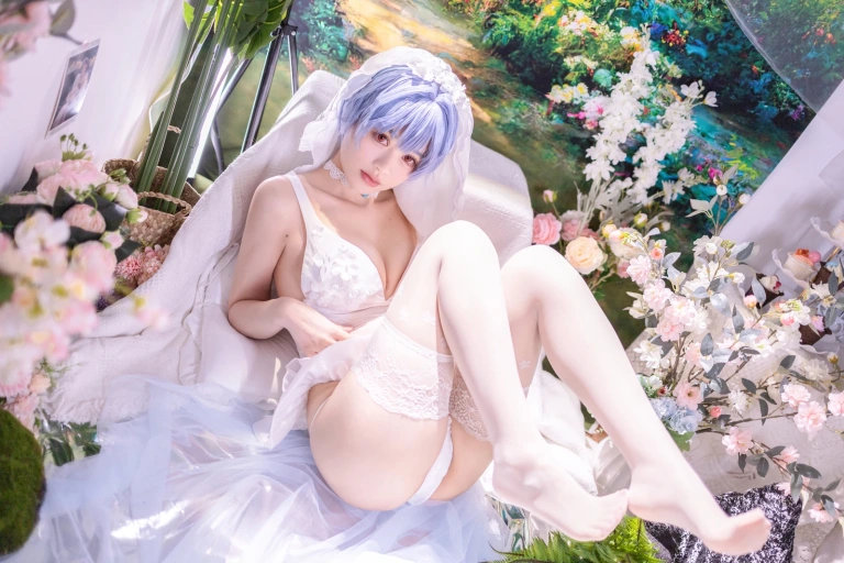 星黛鹿鹿《新世纪福音战士 绫波丽花嫁》主题写真：53张全套美图