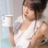 香草喵露露《厨娘》主题写真：55张全套美图，含1个视频