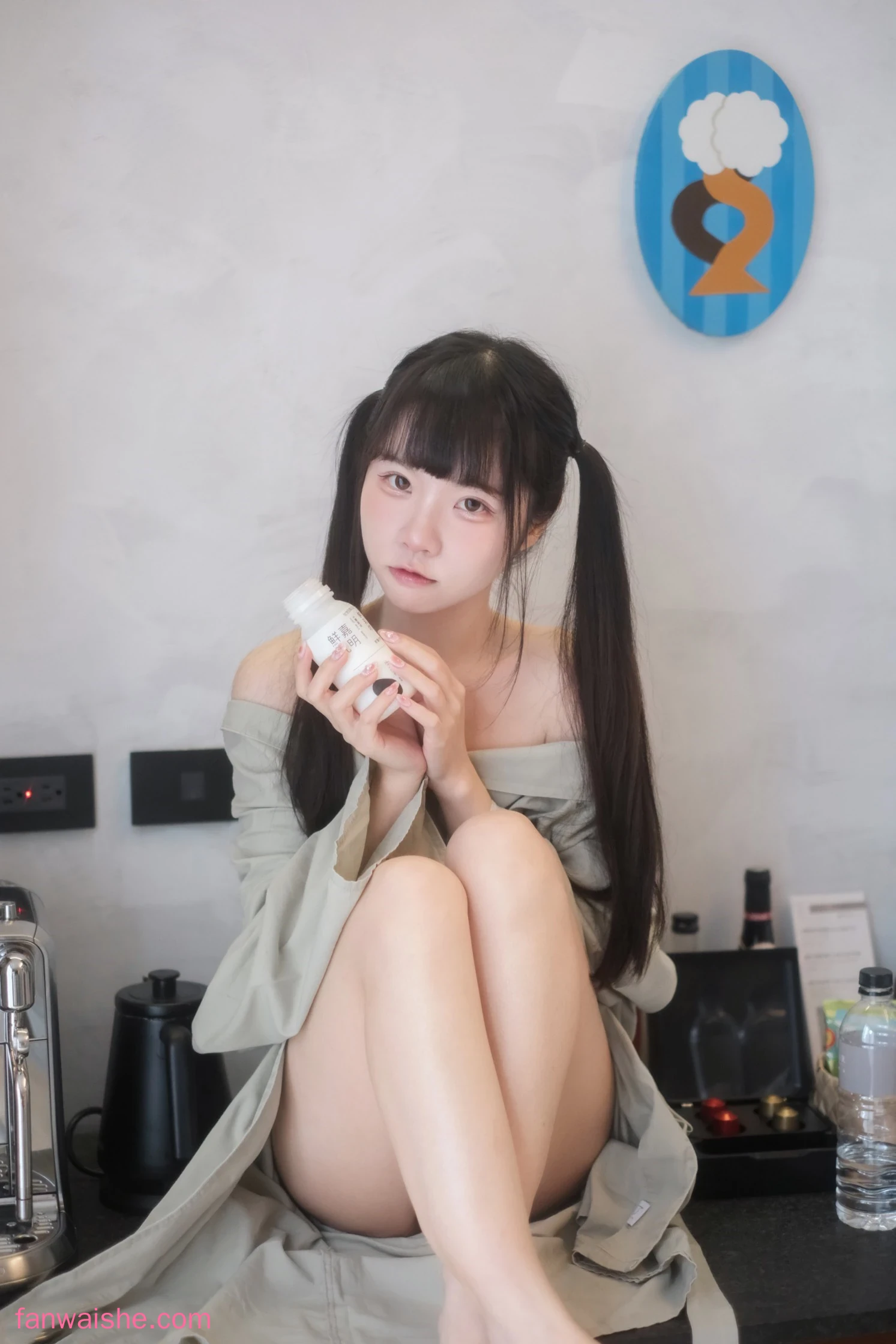 可可小白兔 可可小白兔 NO.014 - 在陽台做壞事的小兔兔
