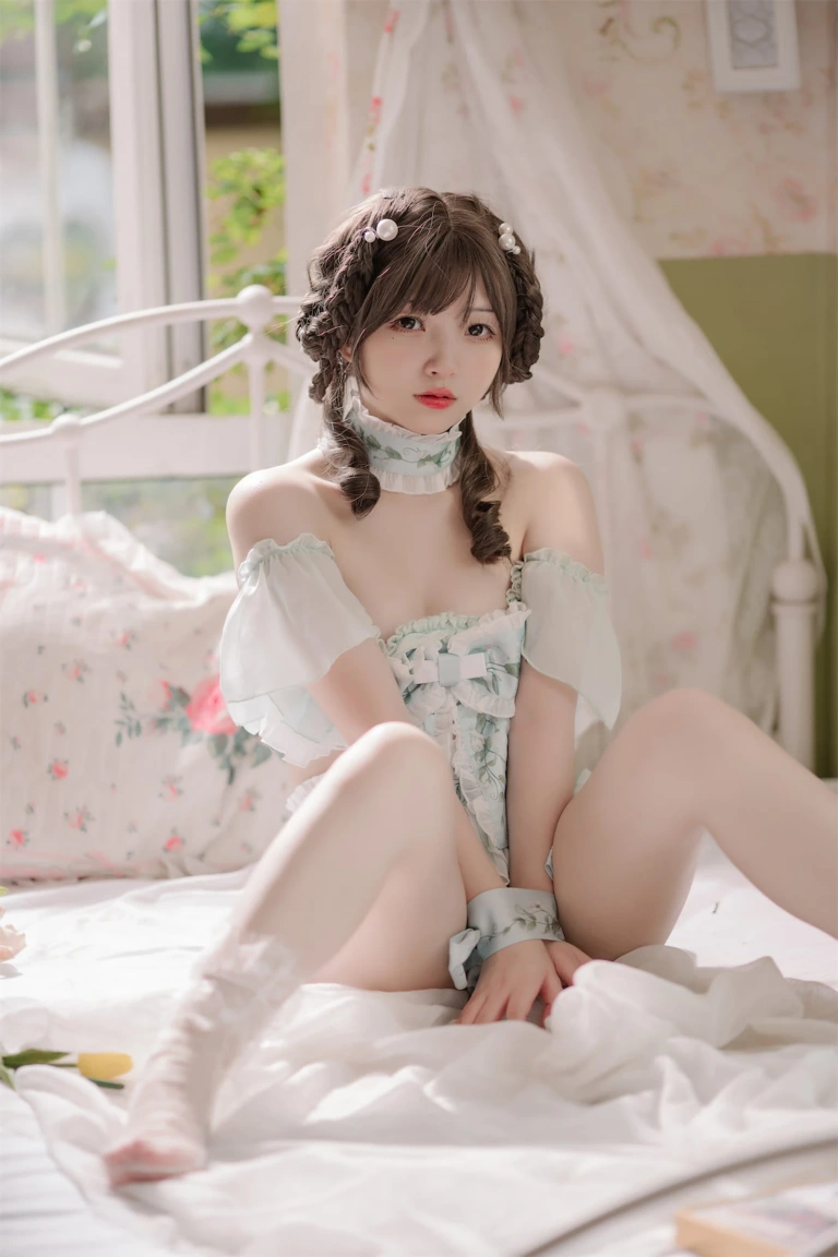 花铃《豌豆公主仆》主题写真：80张全套美图