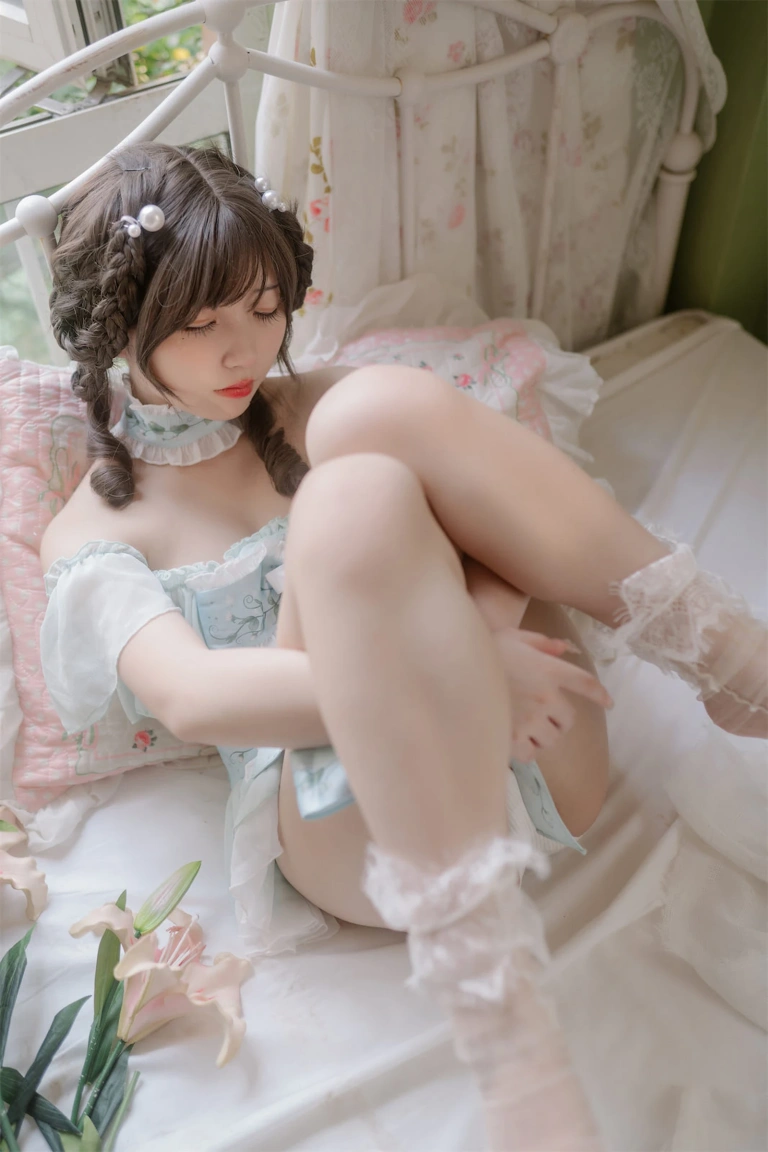 花铃《豌豆公主仆》主题写真：80张全套美图