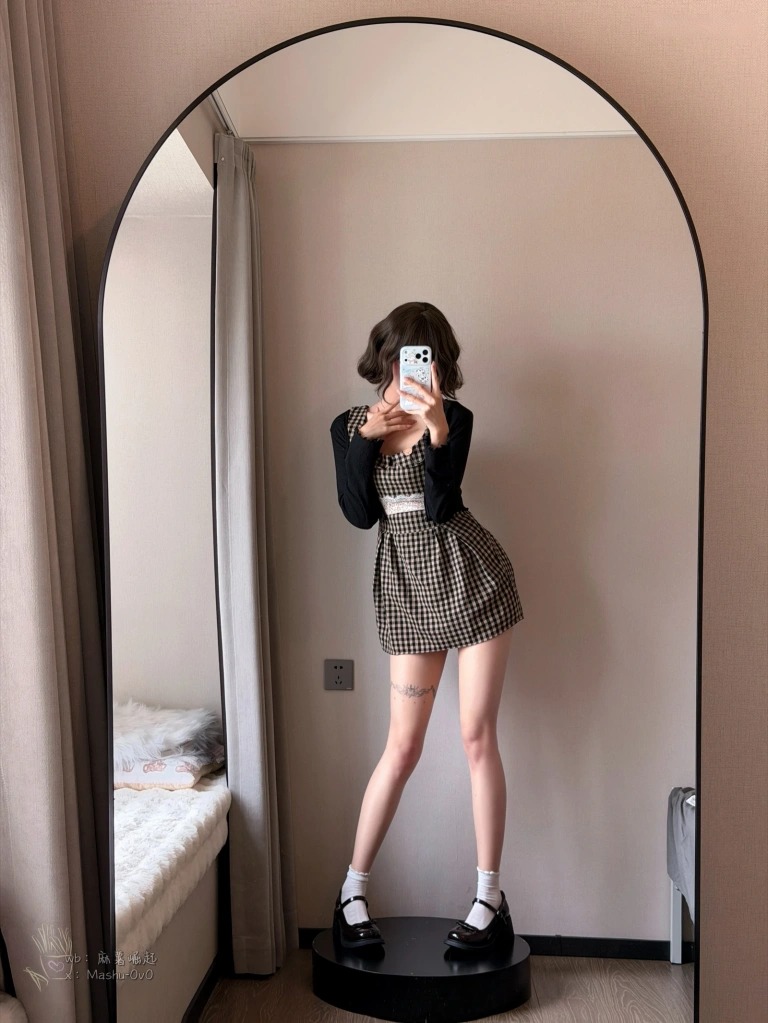 麻薯好吃《绿意深处的邀约》主题写真：92张全套美图