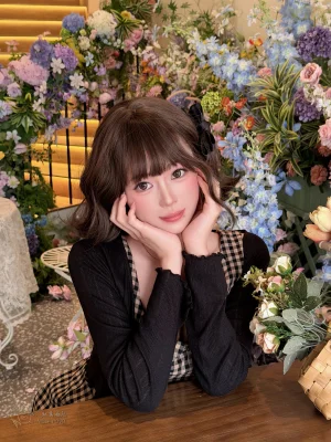 麻薯好吃《绿意深处的邀约》主题写真：92张全套美图