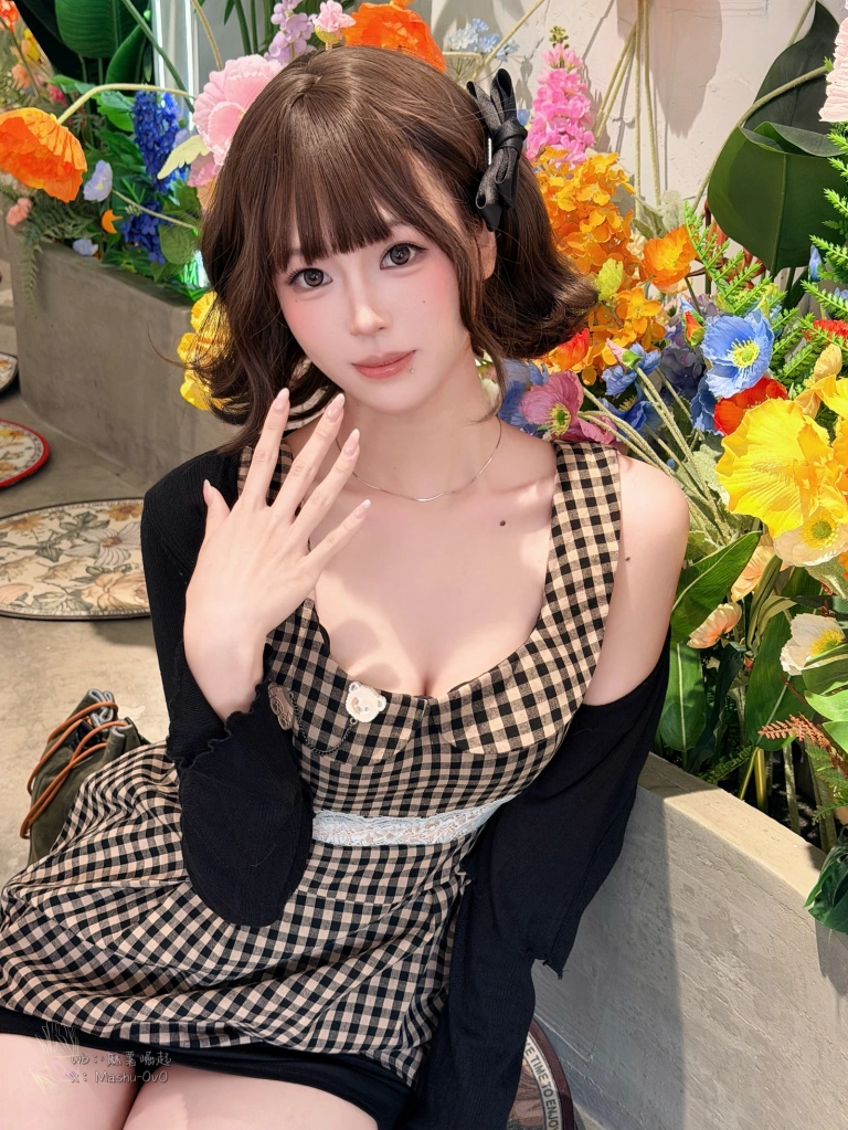 麻薯好吃《绿意深处的邀约》主题写真：92张全套美图