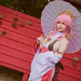 前羽《八重神子Cosplay集》主题写真：36张全套美图