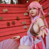前羽《八重神子Cosplay集》主题写真：36张全套美图