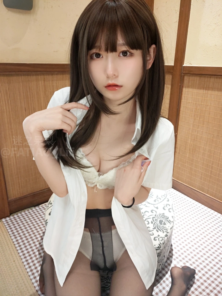 迷之呆梨《Fantia 2022年02月会员合集（9期）》主题写真：167张全套美图，含6个视频