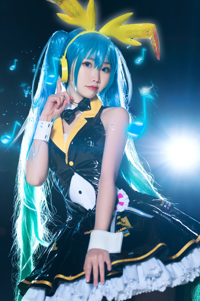 面饼仙儿《初音Miku》主题写真：19张全套美图