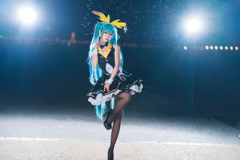 面饼仙儿《初音Miku》主题写真：19张全套美图